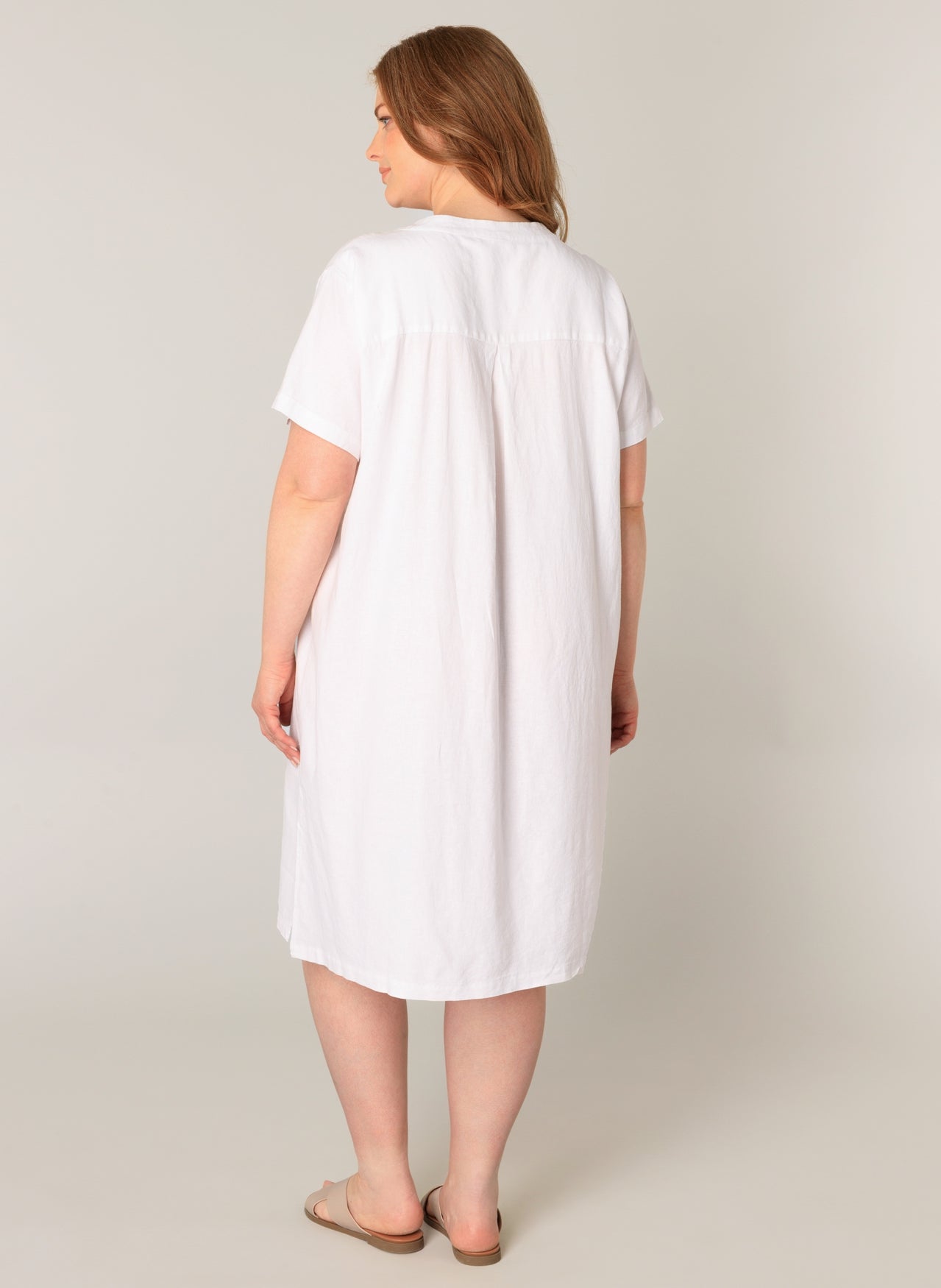 Yacinten kjole i Hør i plus size naturlig stof