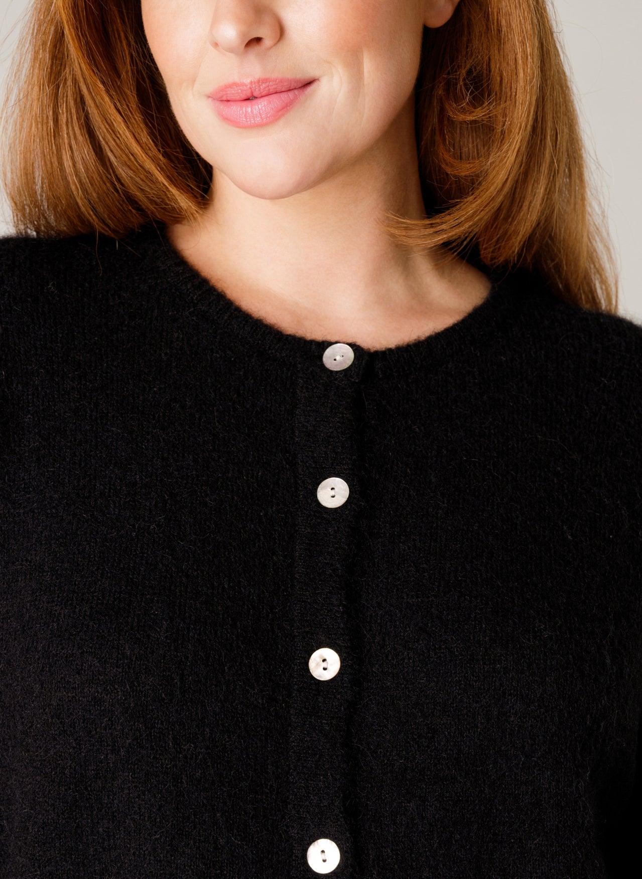 Yulia strik fra base level i mange farver med knapper