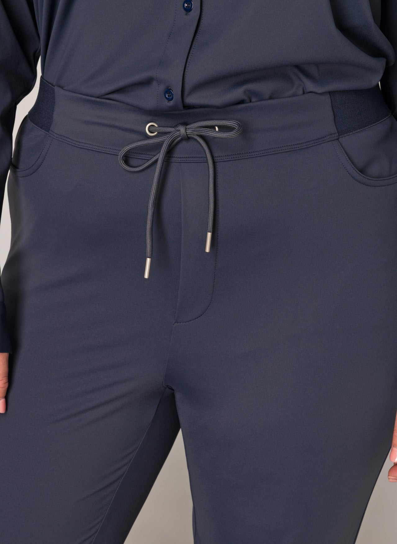 Liana bukser i 2 farver fra Base level