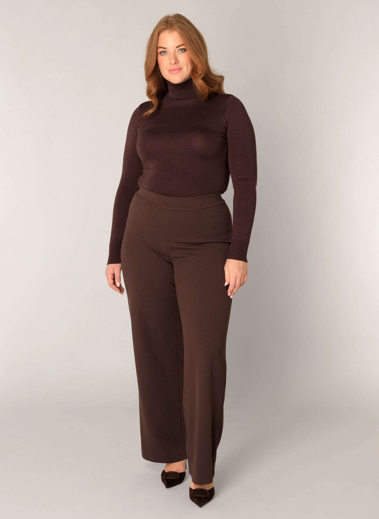 Beige strik med hj hals plus size