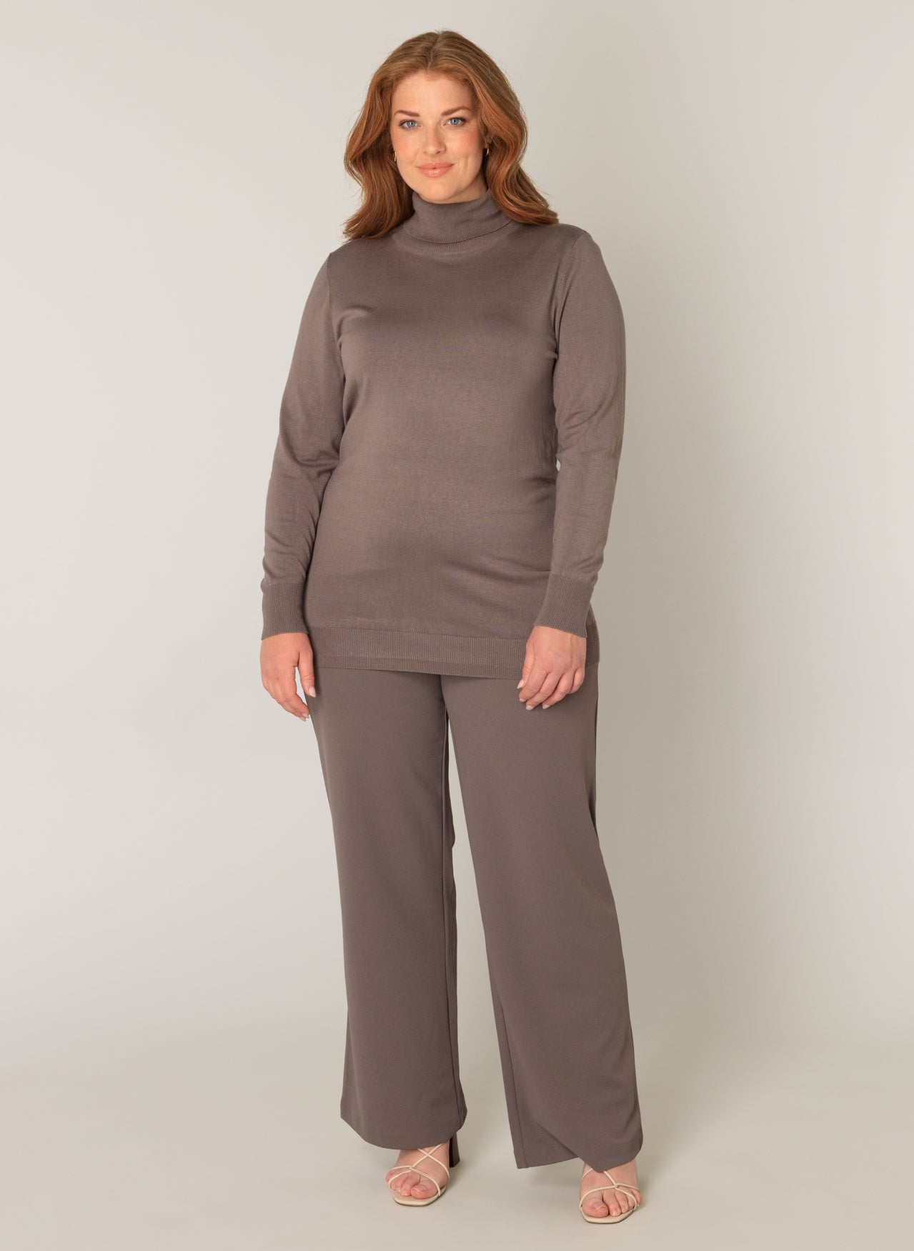 Yuena strik fra base level i mange farver