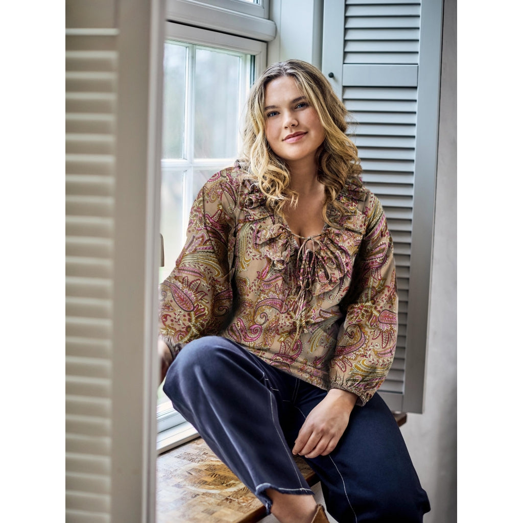 Bluse og bukser køb sammen