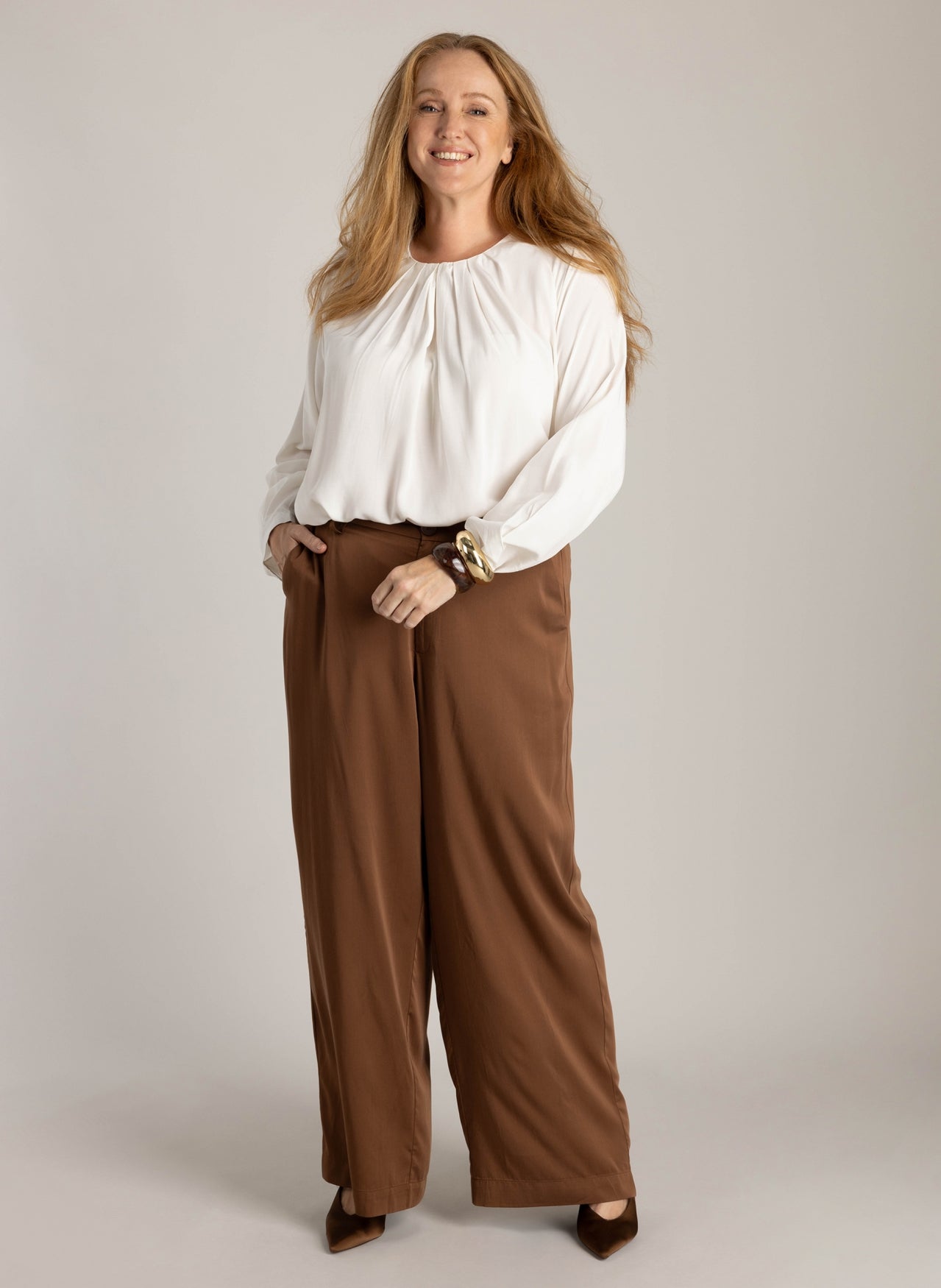 Brune bukser naturlig stof 