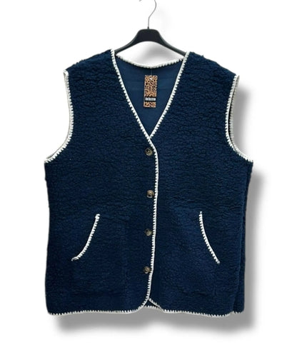 Fleece vest i flere farver med knapper