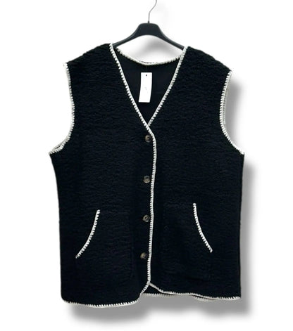 Fleece vest i flere farver med knapper