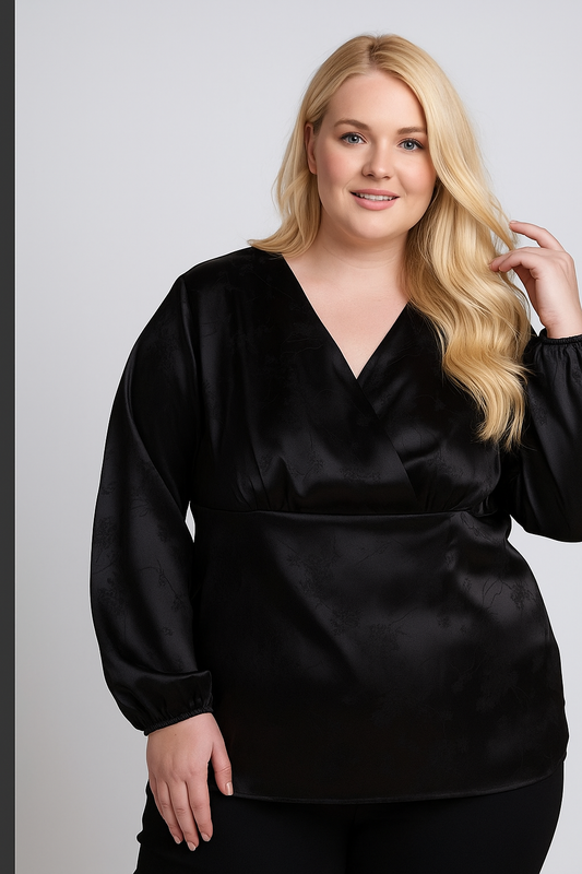 Satin bluse i plus size