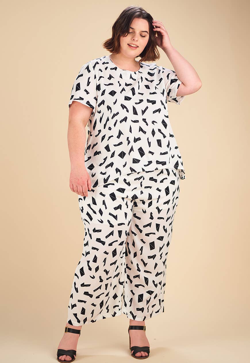 Sæt med top + nederdel i store størrelser, hvidt print (C6198) plus size