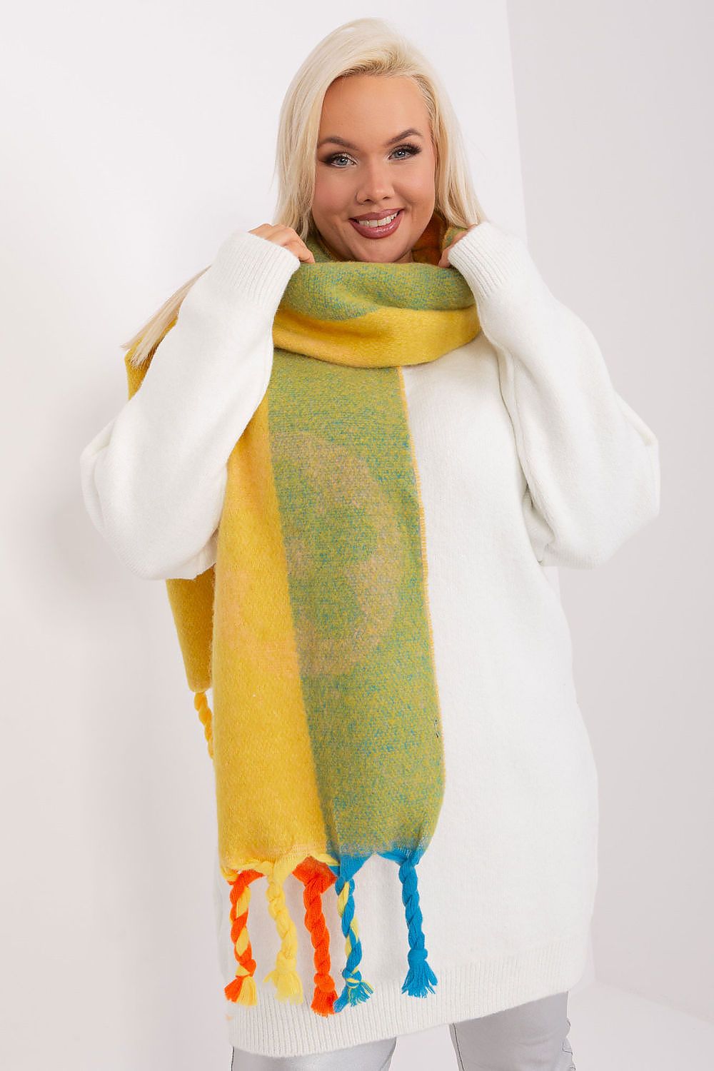  Shawl model 190556 AT 