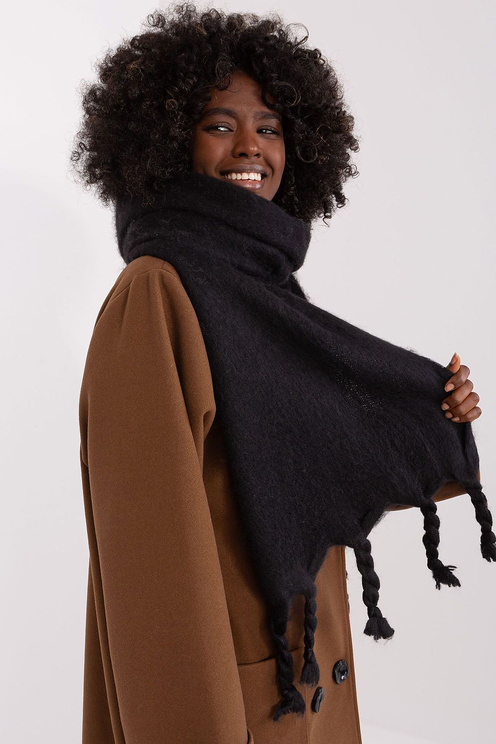  Shawl model 190585 AT 