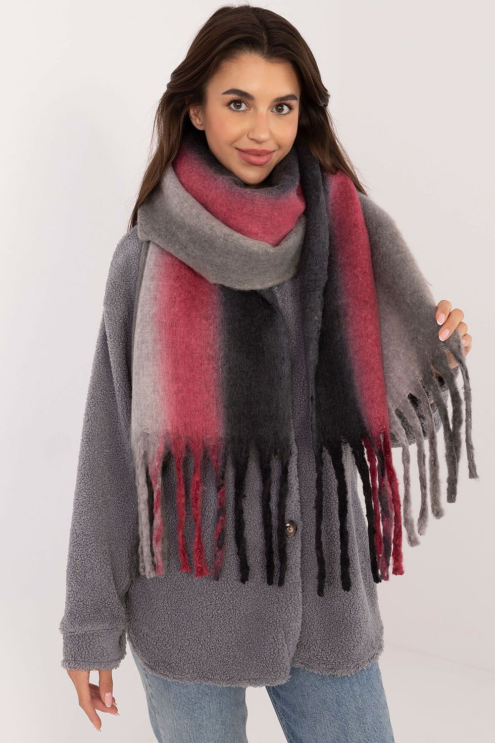  Shawl model 203182 AT 