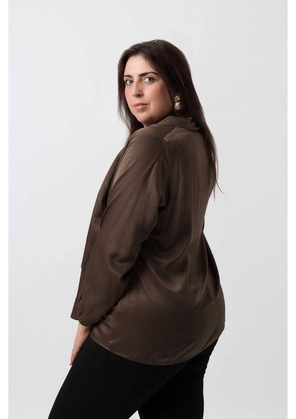 Bluse i ensfarvet stof  Store Størrelser